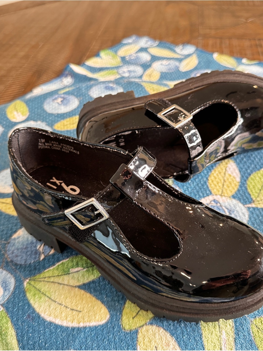 Girls Black Patent Mary Jane Shoes with Buckle Size 1